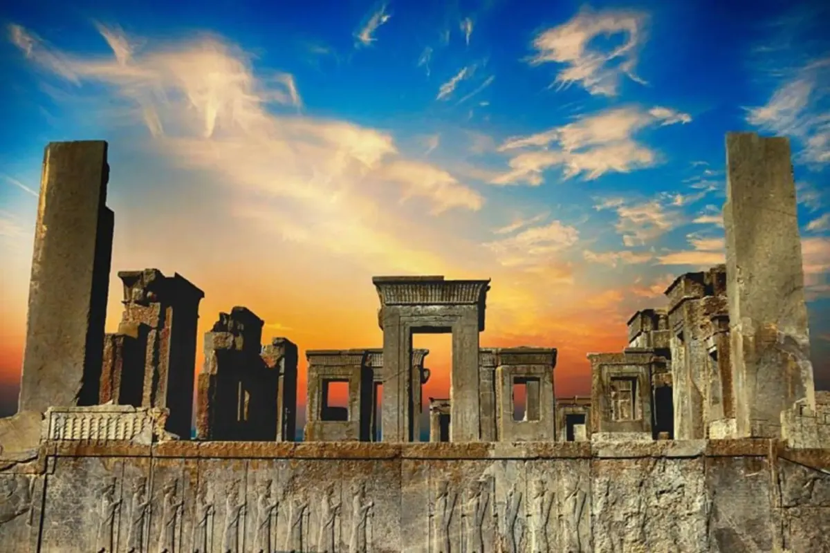تخت جمشید: معماری و نمادها